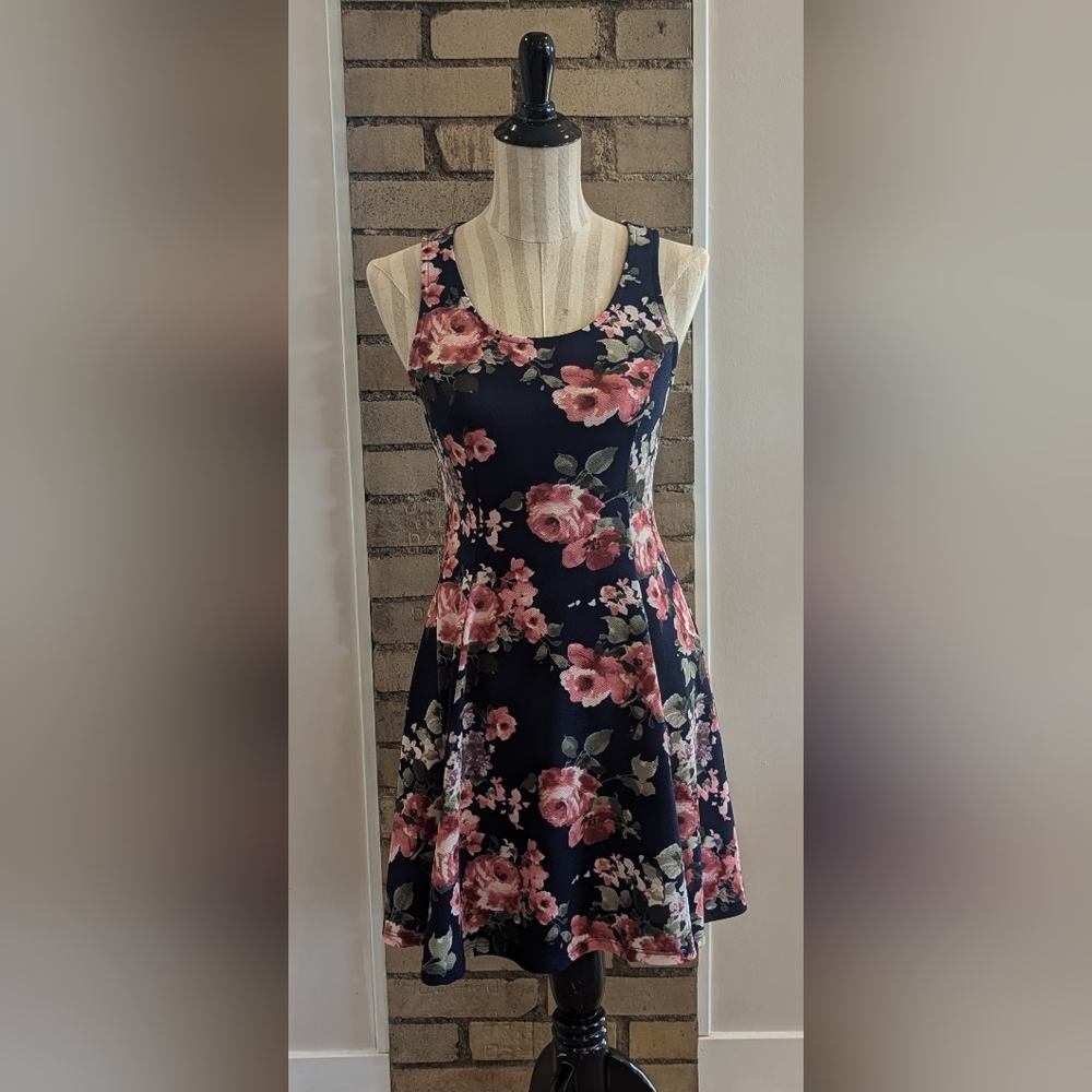 FRENCH GREY Women's Navy Floral Dress